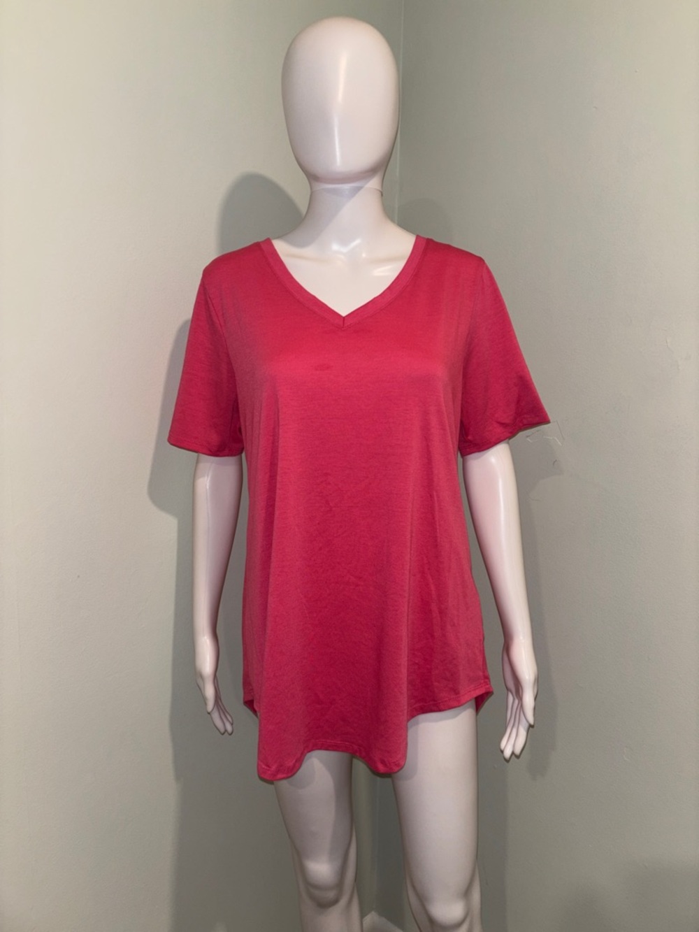 LulaRoe Hot Pink Basic Short Sleeve V-Neck T-Shirt - S